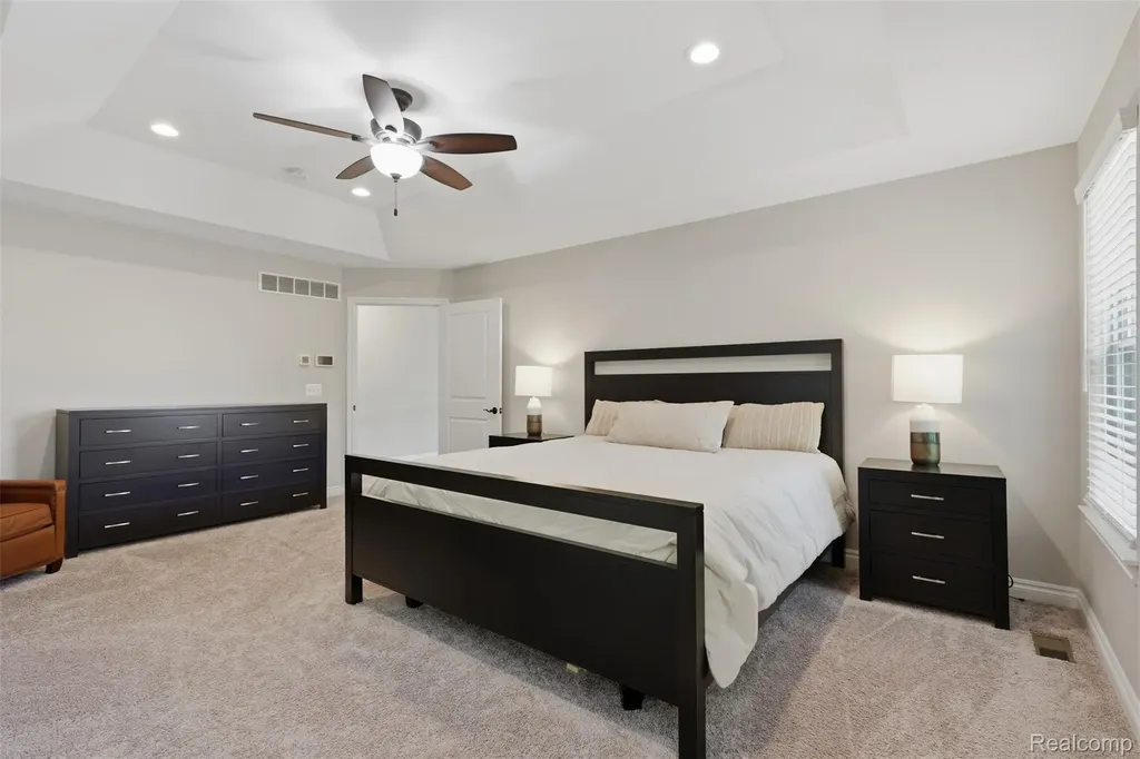 7375 N Mistwood Drive White Lake Charter Township MI 48383