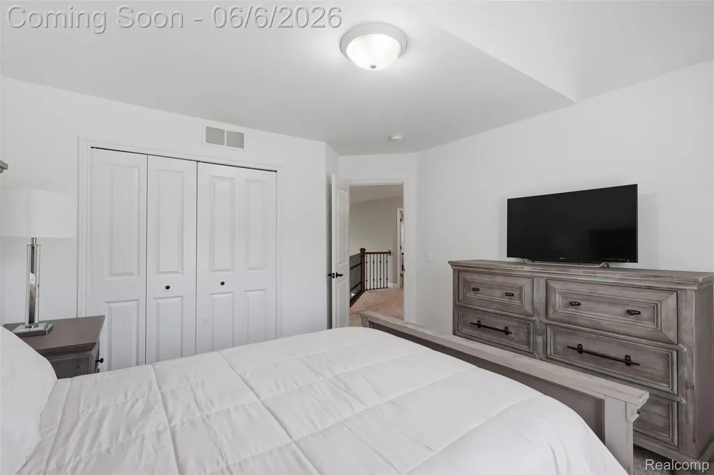 7375 N Mistwood Drive White Lake Charter Township MI 48383