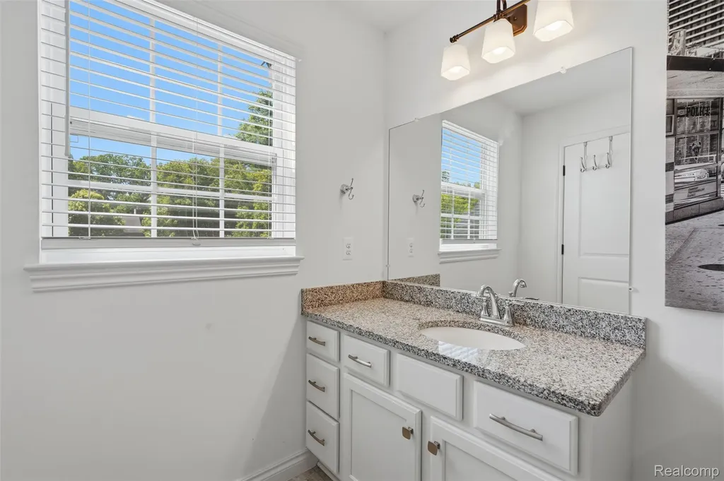 7375 N Mistwood Drive White Lake Charter Township MI 48383