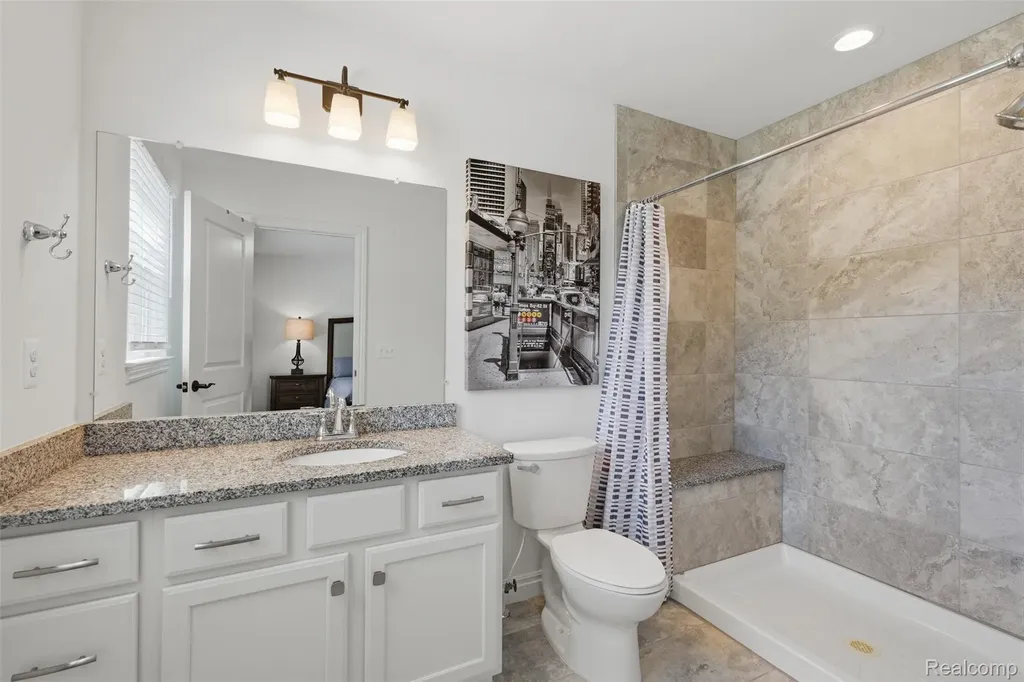 7375 N Mistwood Drive White Lake Charter Township MI 48383