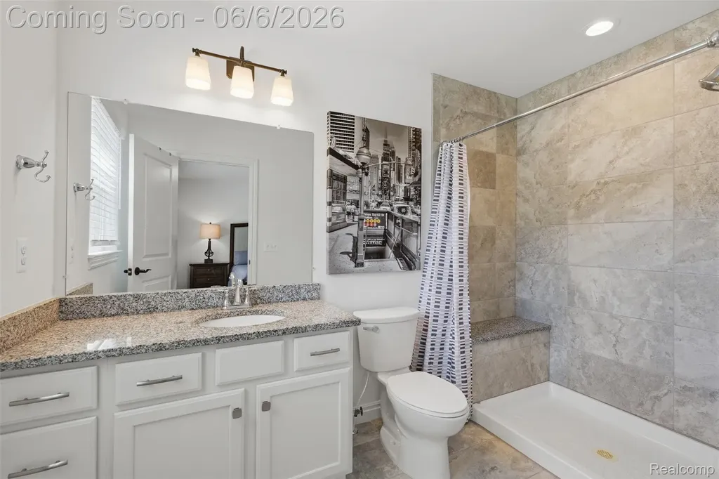 7375 N Mistwood Drive White Lake Charter Township MI 48383