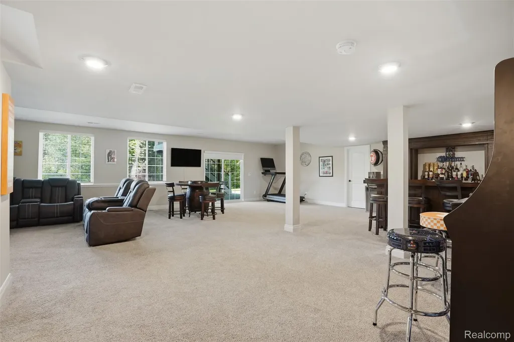 7375 N Mistwood Drive White Lake Charter Township MI 48383