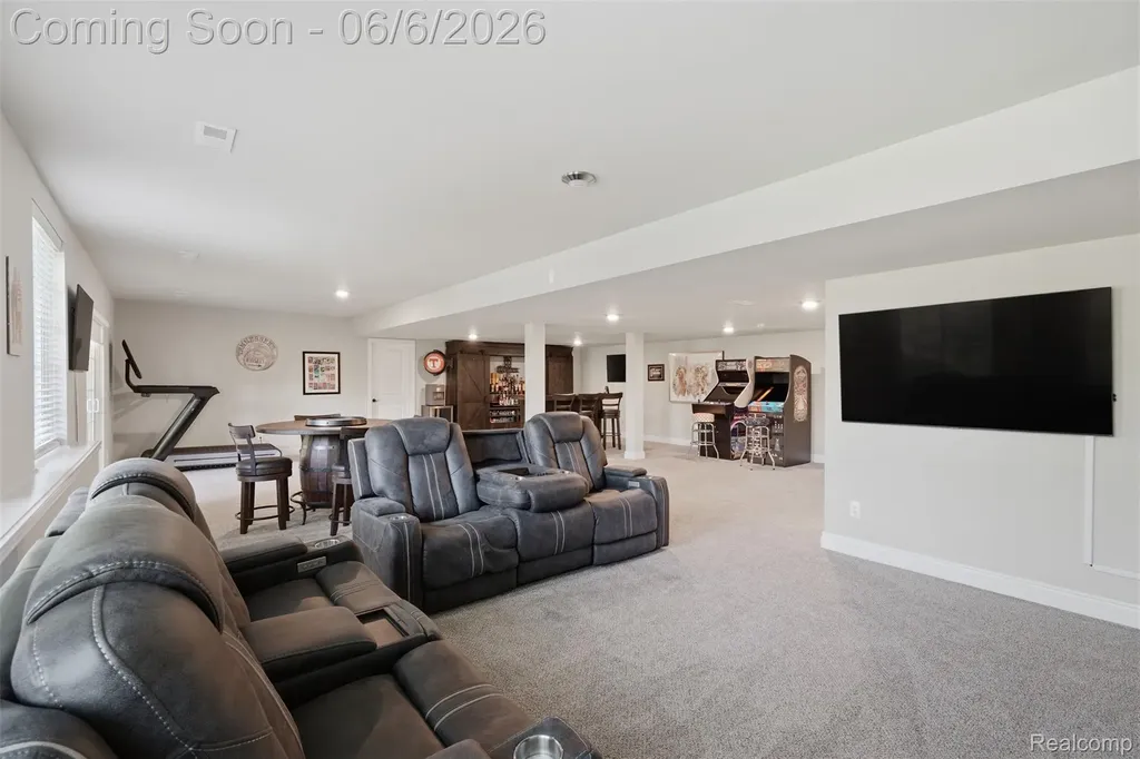 7375 N Mistwood Drive White Lake Charter Township MI 48383