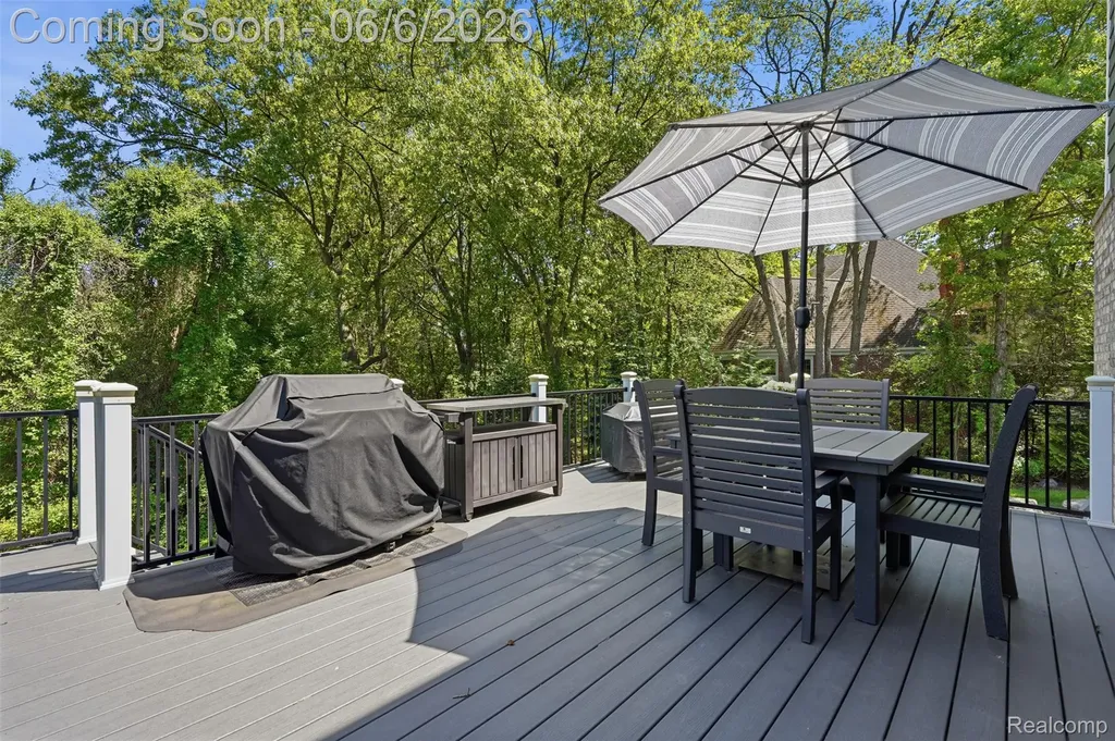 7375 N Mistwood Drive White Lake Charter Township MI 48383