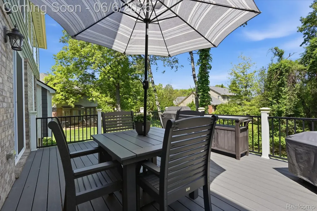 7375 N Mistwood Drive White Lake Charter Township MI 48383