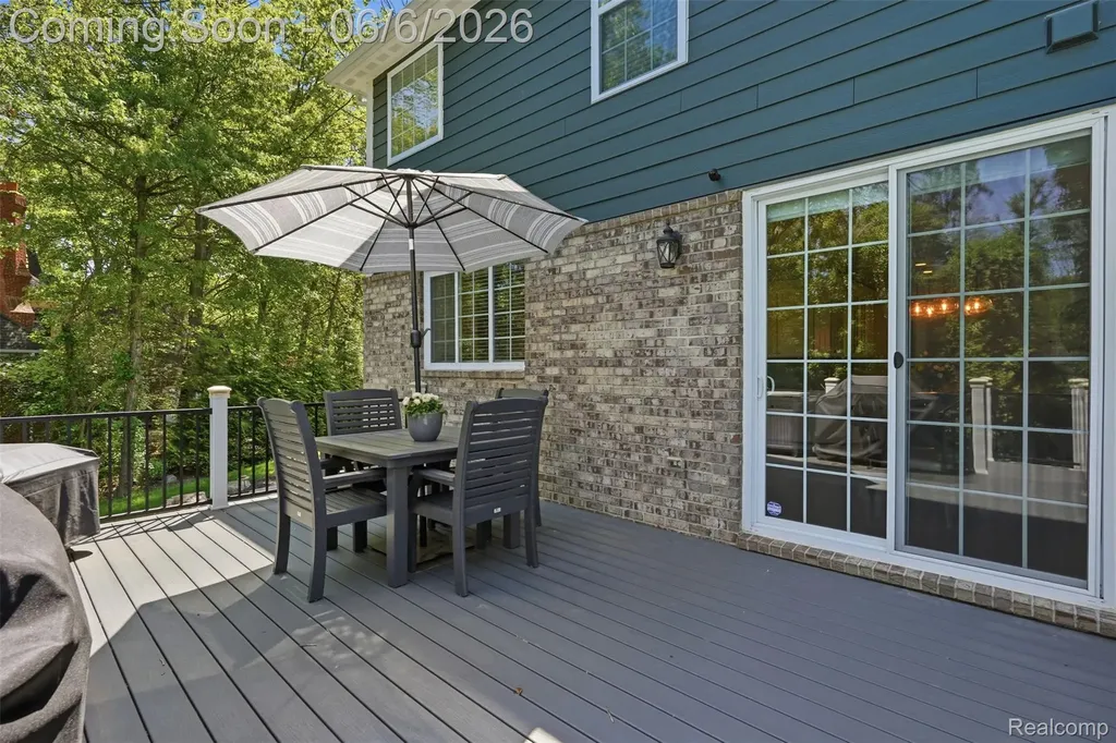 7375 N Mistwood Drive White Lake Charter Township MI 48383