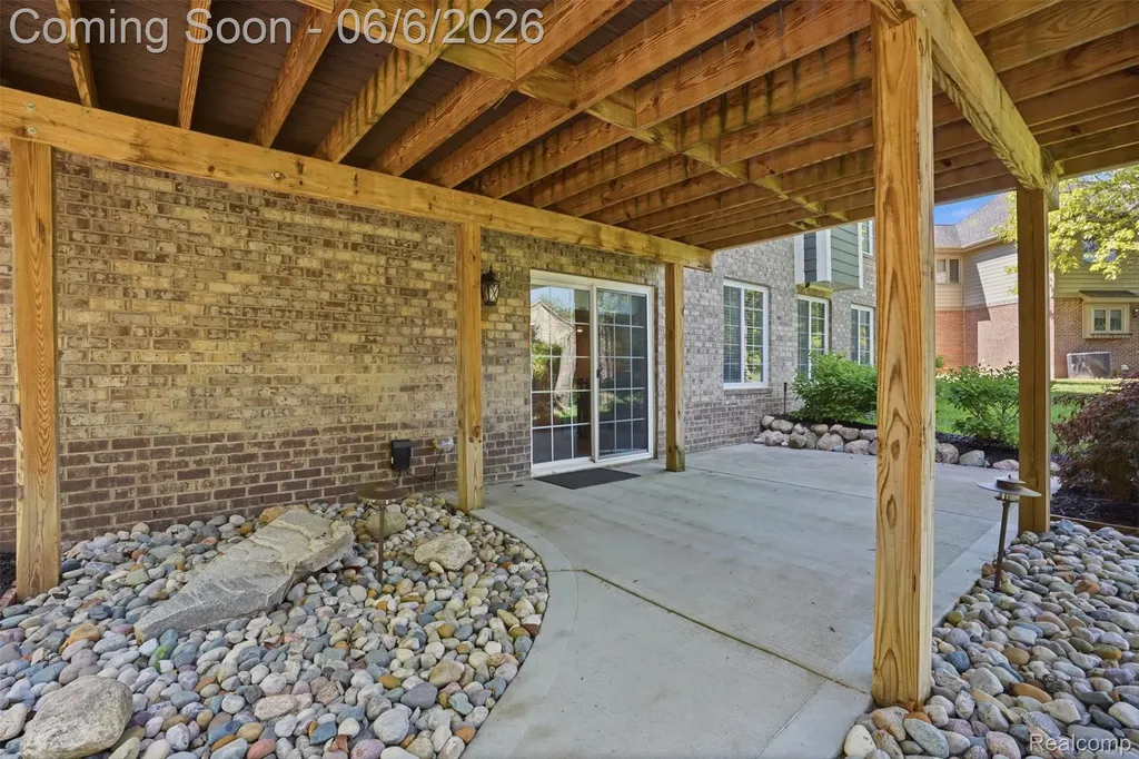 7375 N Mistwood Drive White Lake Charter Township MI 48383