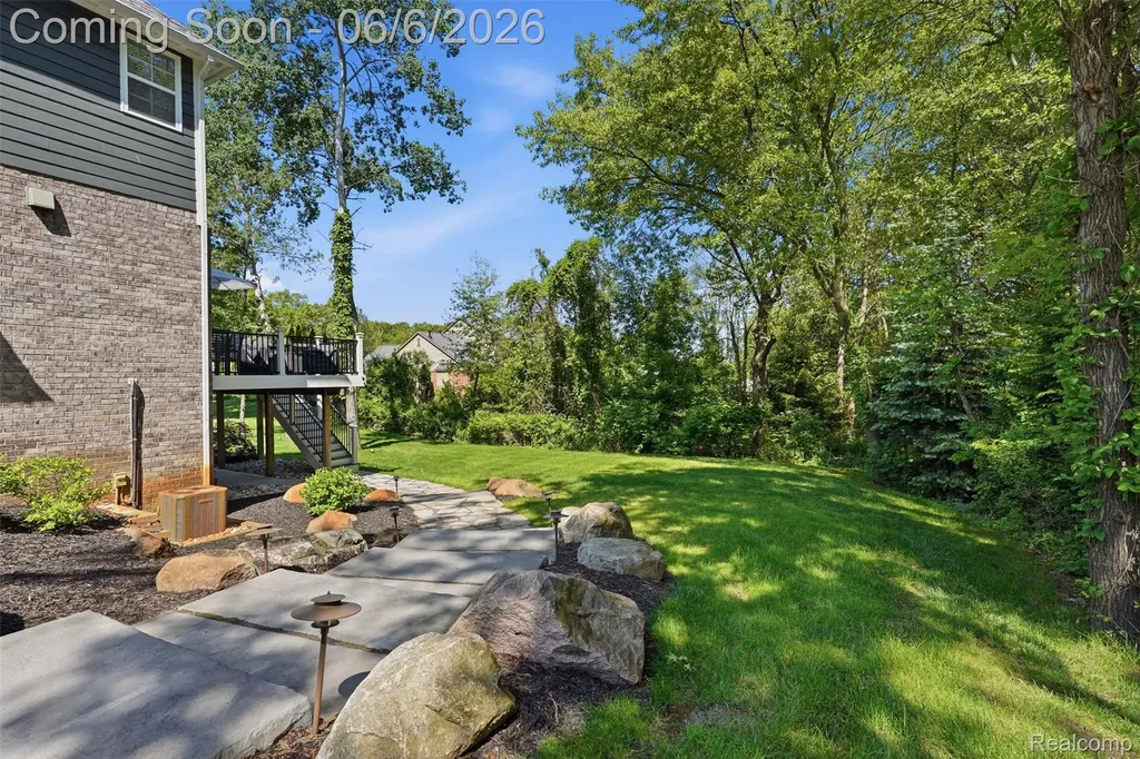 7375 N Mistwood Drive White Lake Charter Township MI 48383