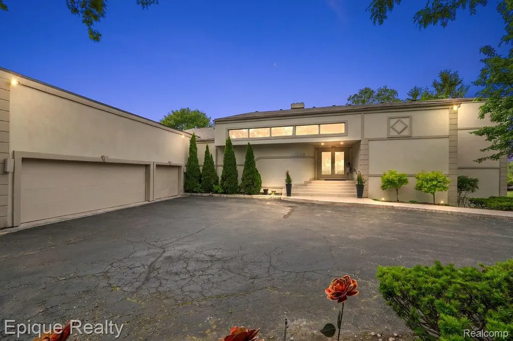 1848 Golf Ridge Drive S Bloomfield Hills City MI 48302