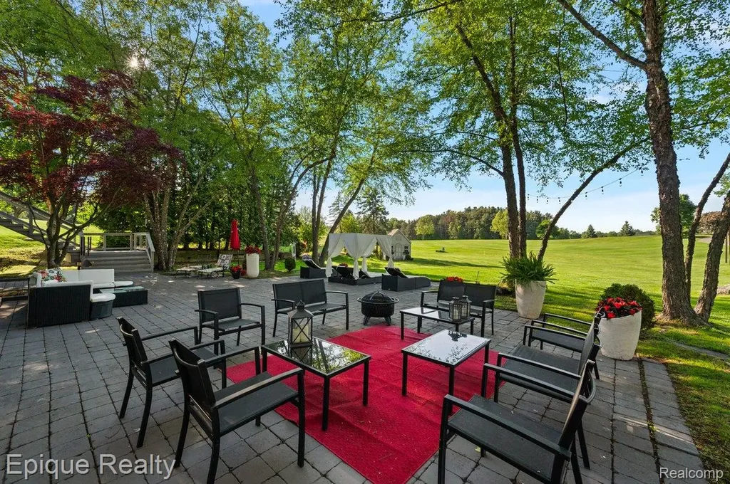 1848 Golf Ridge Drive S Bloomfield Hills City MI 48302