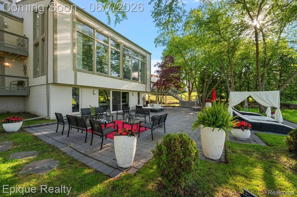 1848 Golf Ridge Drive S Bloomfield Hills City MI 48302