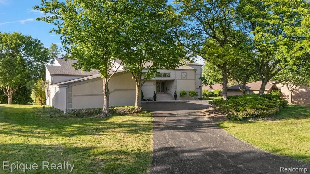 1848 Golf Ridge Drive S Bloomfield Hills City MI 48302