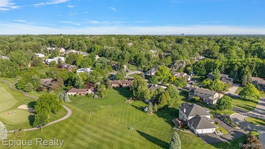 1848 Golf Ridge Drive S Bloomfield Hills City MI 48302