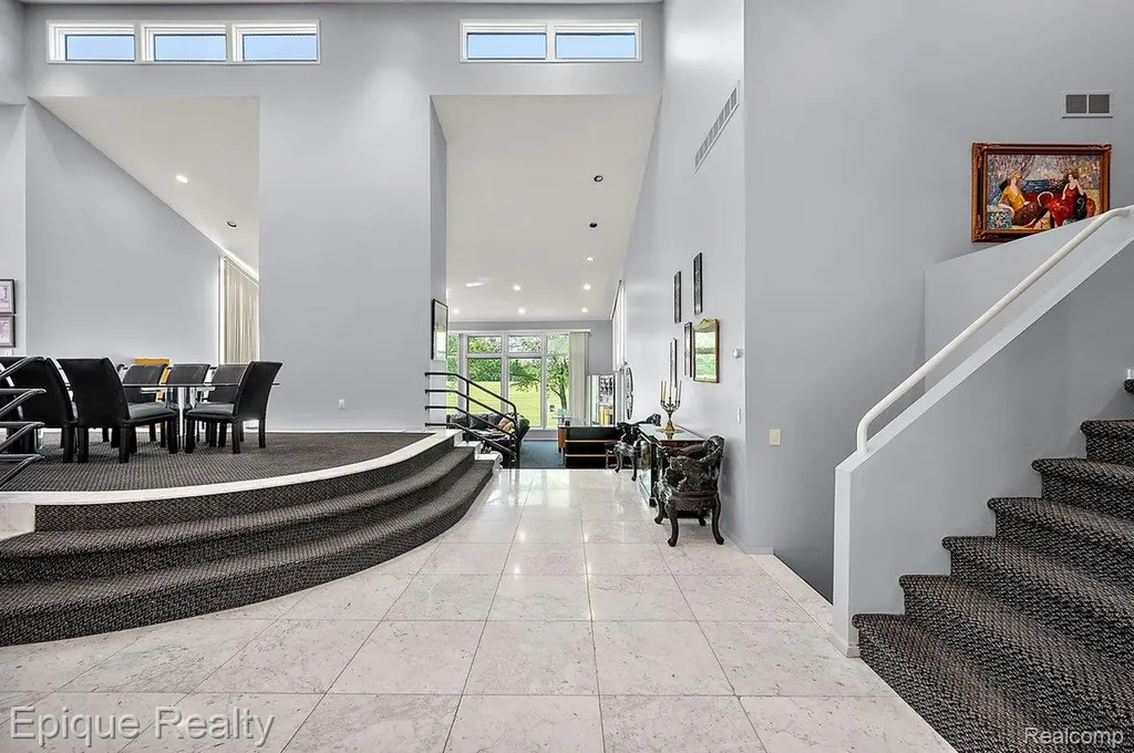 1848 Golf Ridge Drive S Bloomfield Hills City MI 48302