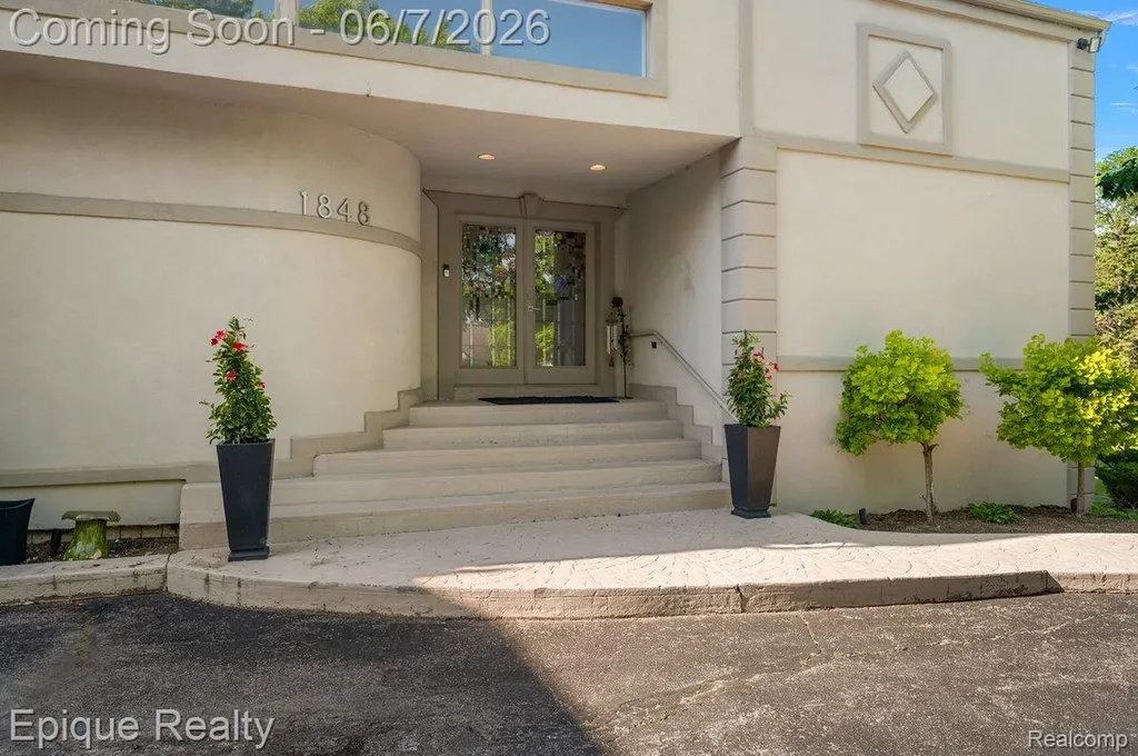 1848 Golf Ridge Drive S Bloomfield Hills City MI 48302