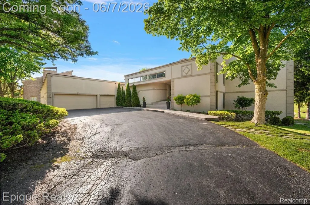 1848 Golf Ridge Drive S Bloomfield Hills City MI 48302