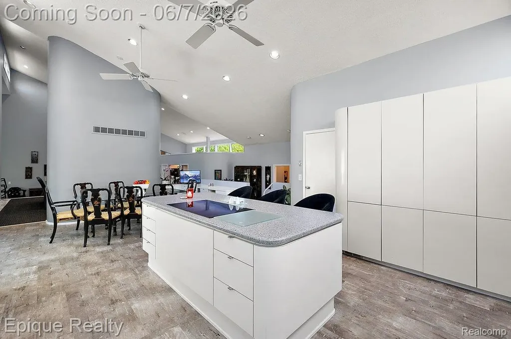 1848 Golf Ridge Drive S Bloomfield Hills City MI 48302
