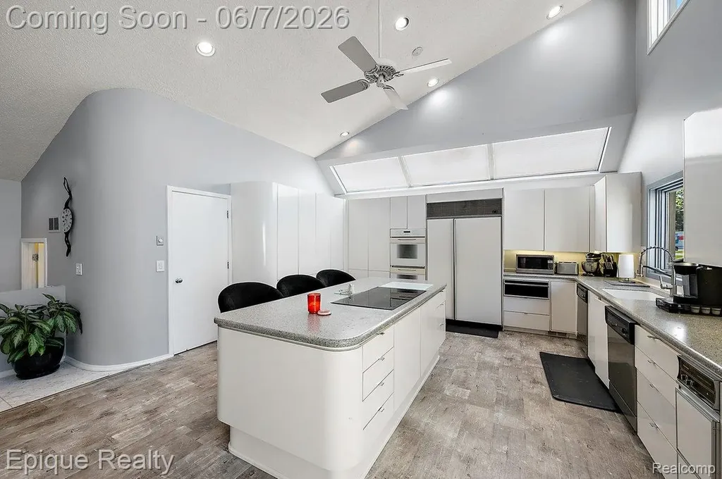 1848 Golf Ridge Drive S Bloomfield Hills City MI 48302