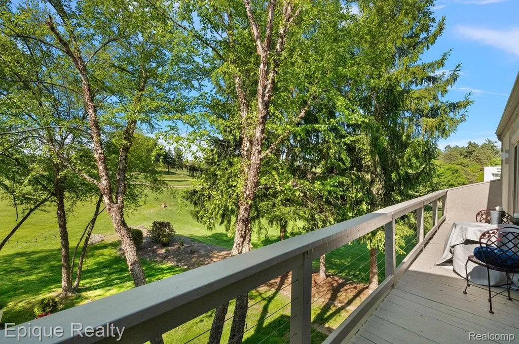 1848 Golf Ridge Drive S Bloomfield Hills City MI 48302