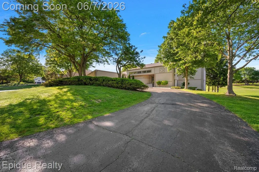 1848 Golf Ridge Drive S Bloomfield Hills City MI 48302