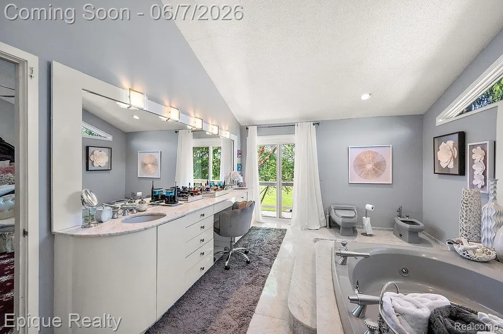 1848 Golf Ridge Drive S Bloomfield Hills City MI 48302
