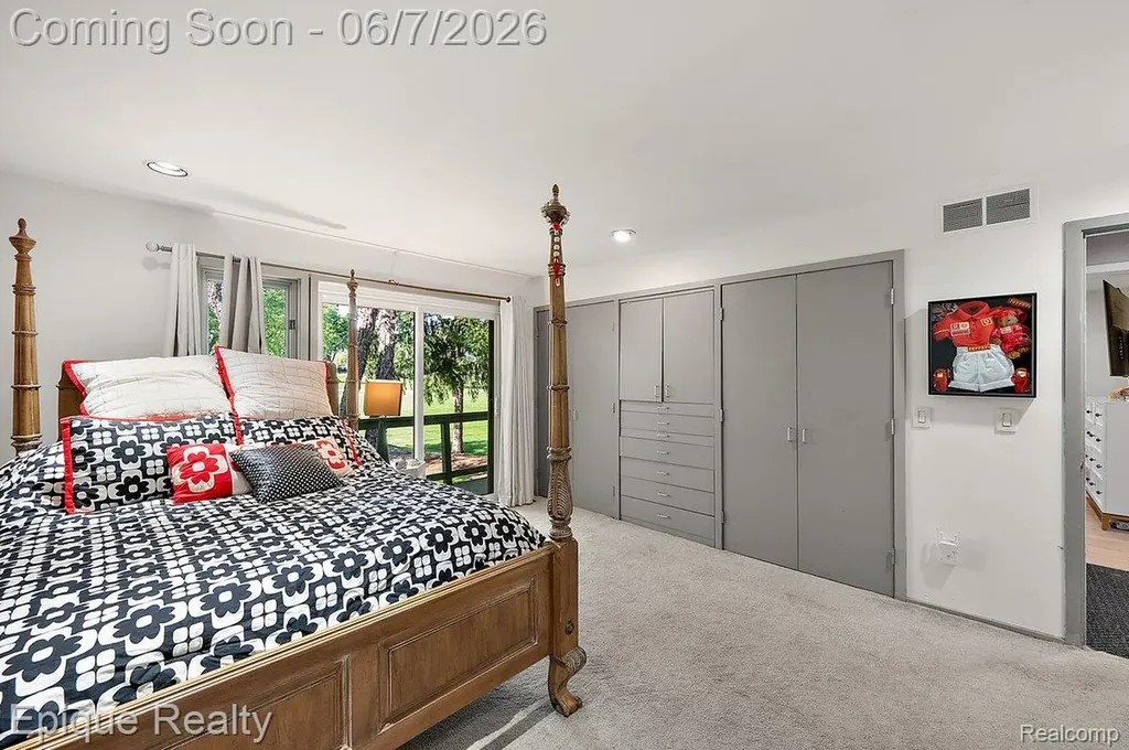1848 Golf Ridge Drive S Bloomfield Hills City MI 48302