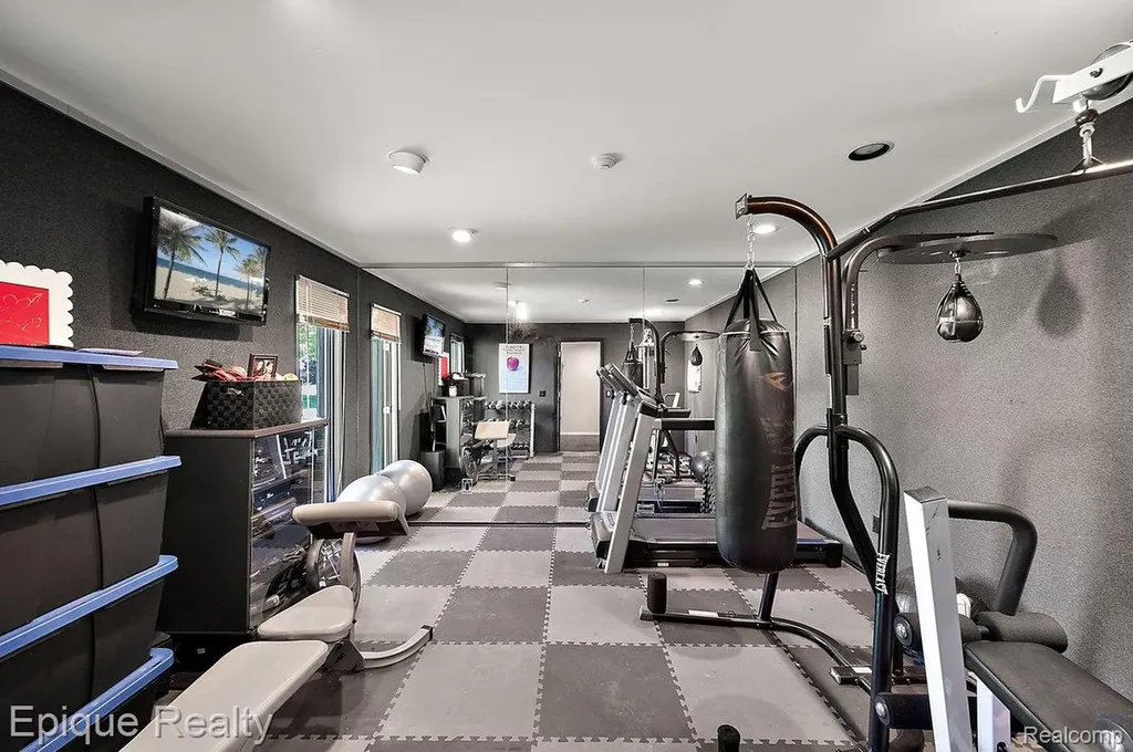 1848 Golf Ridge Drive S Bloomfield Hills City MI 48302