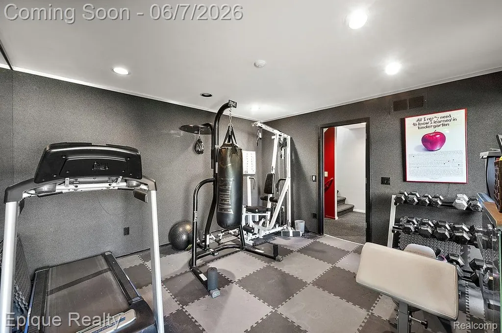 1848 Golf Ridge Drive S Bloomfield Hills City MI 48302