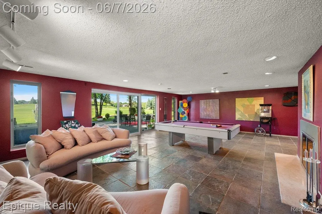 1848 Golf Ridge Drive S Bloomfield Hills City MI 48302