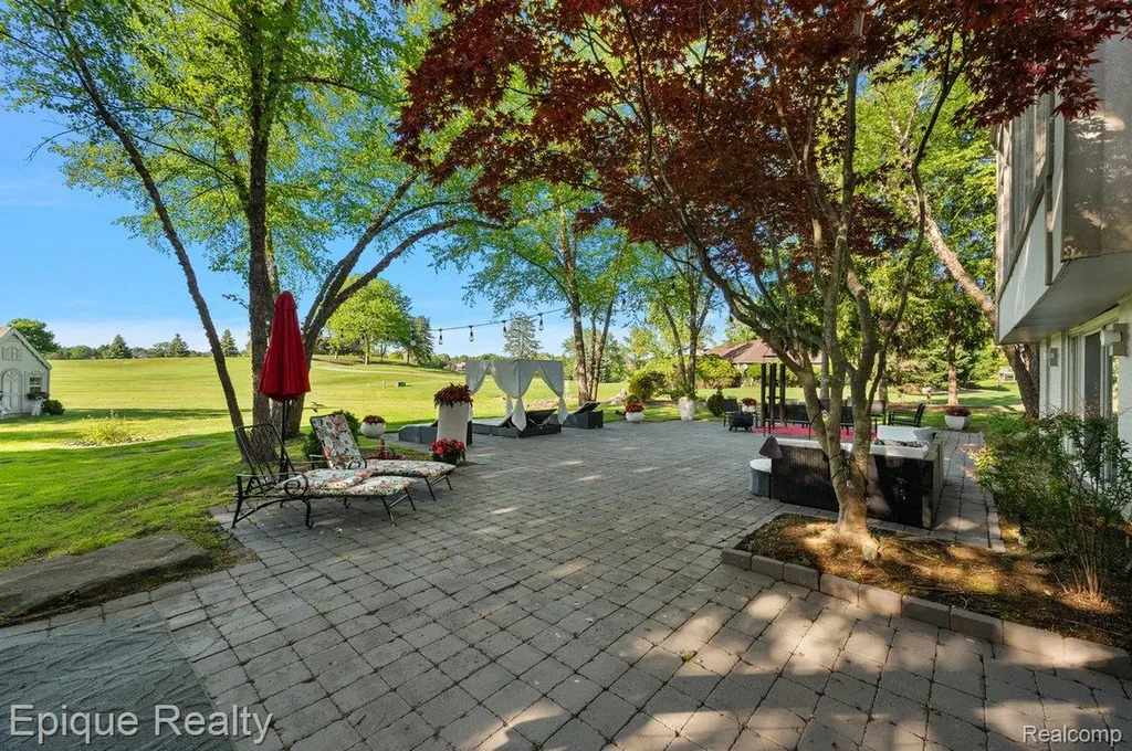 1848 Golf Ridge Drive S Bloomfield Hills City MI 48302