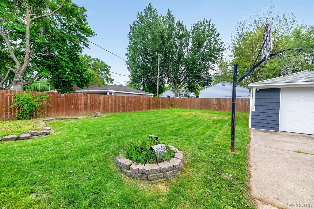 30533 Hiveley Street Westland City MI 48186