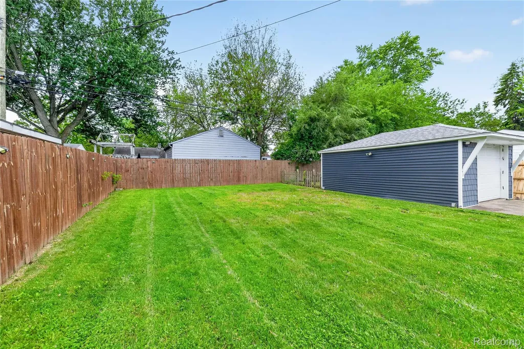 30533 Hiveley Street Westland City MI 48186