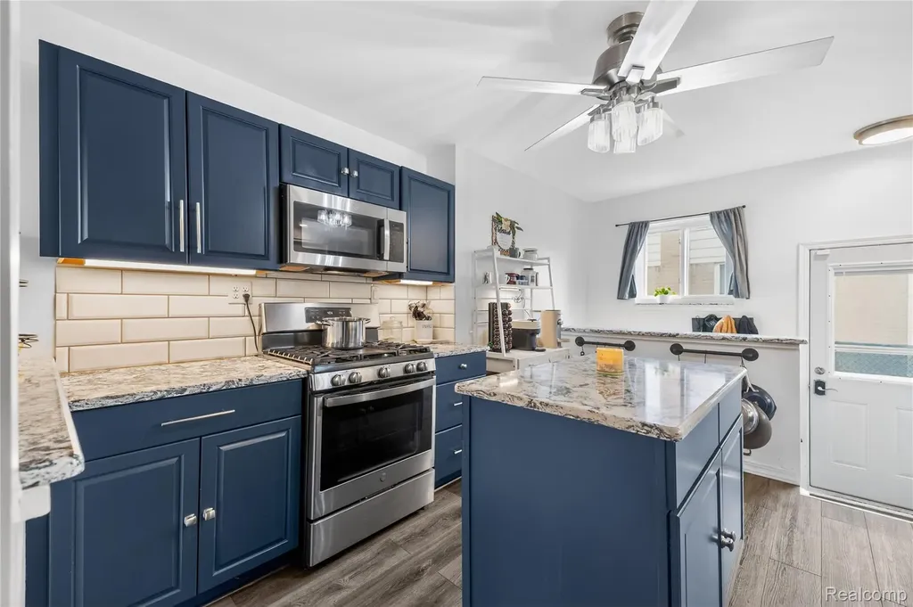 30533 Hiveley Street Westland City MI 48186