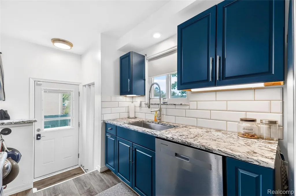 30533 Hiveley Street Westland City MI 48186