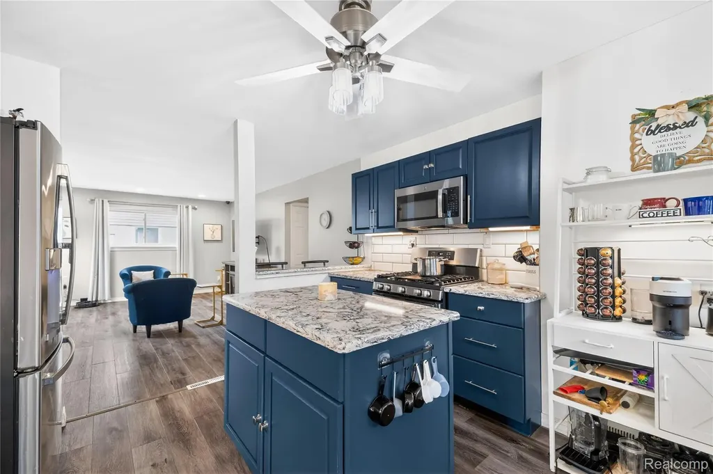 30533 Hiveley Street Westland City MI 48186