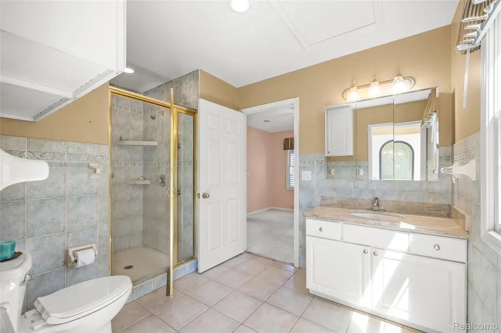 4333 Hunters Drive Highland Charter Township MI 48356