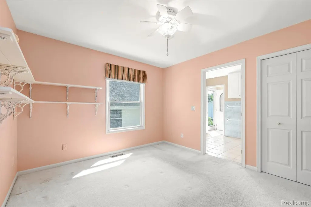 4333 Hunters Drive Highland Charter Township MI 48356
