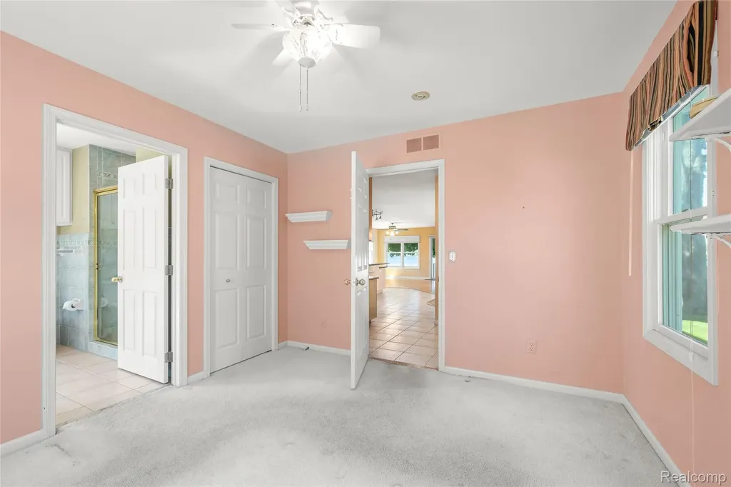 4333 Hunters Drive Highland Charter Township MI 48356