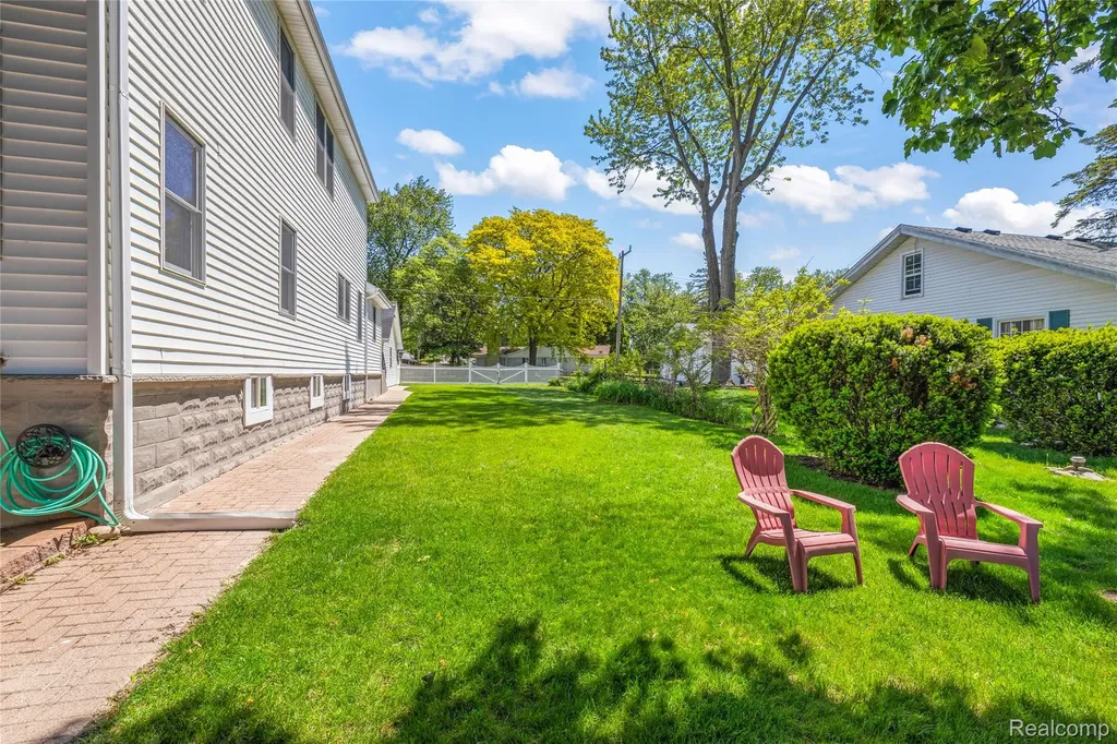4333 Hunters Drive Highland Charter Township MI 48356