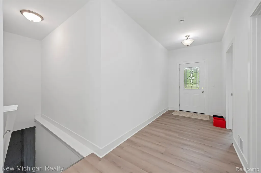 7453 Village Court Springfield Charter Township MI 48350