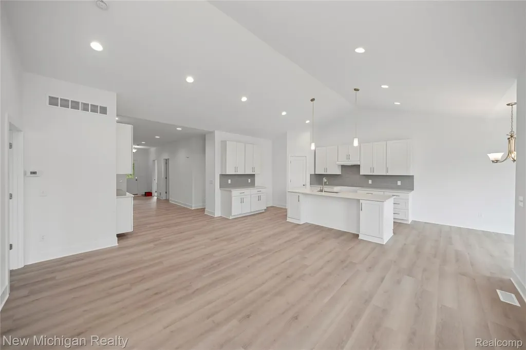 7453 Village Court Springfield Charter Township MI 48350