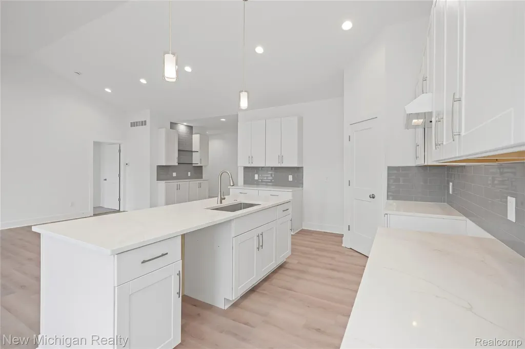 7453 Village Court Springfield Charter Township MI 48350