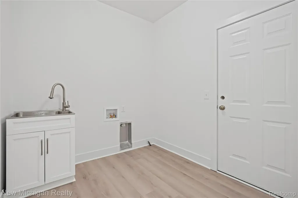 7453 Village Court Springfield Charter Township MI 48350