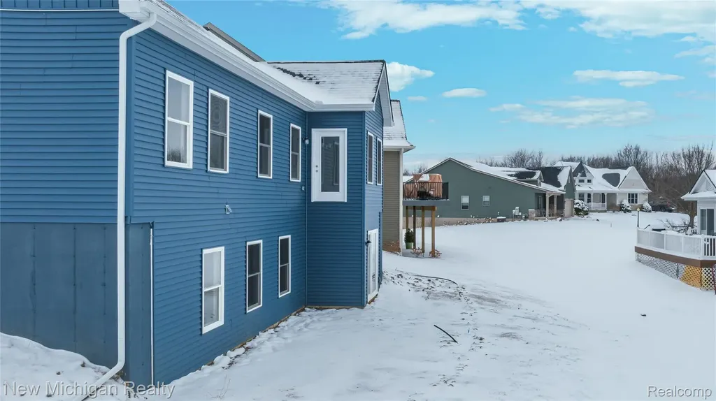 7453 Village Court Springfield Charter Township MI 48350