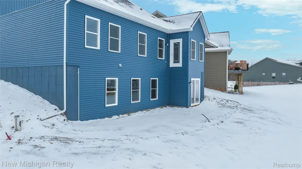 7453 Village Court Springfield Charter Township MI 48350