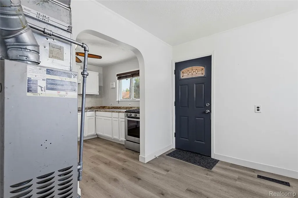 31505 Allegan Court Westland City MI 48186