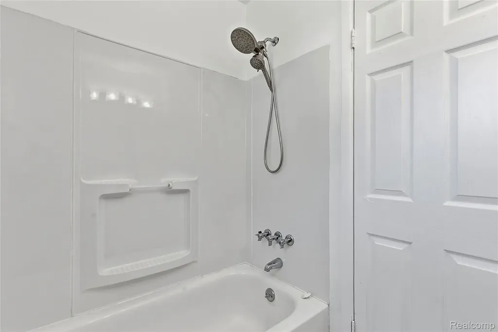 31505 Allegan Court Westland City MI 48186