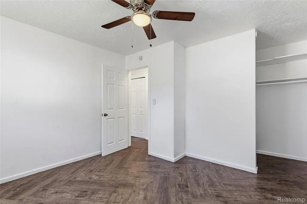 31505 Allegan Court Westland City MI 48186
