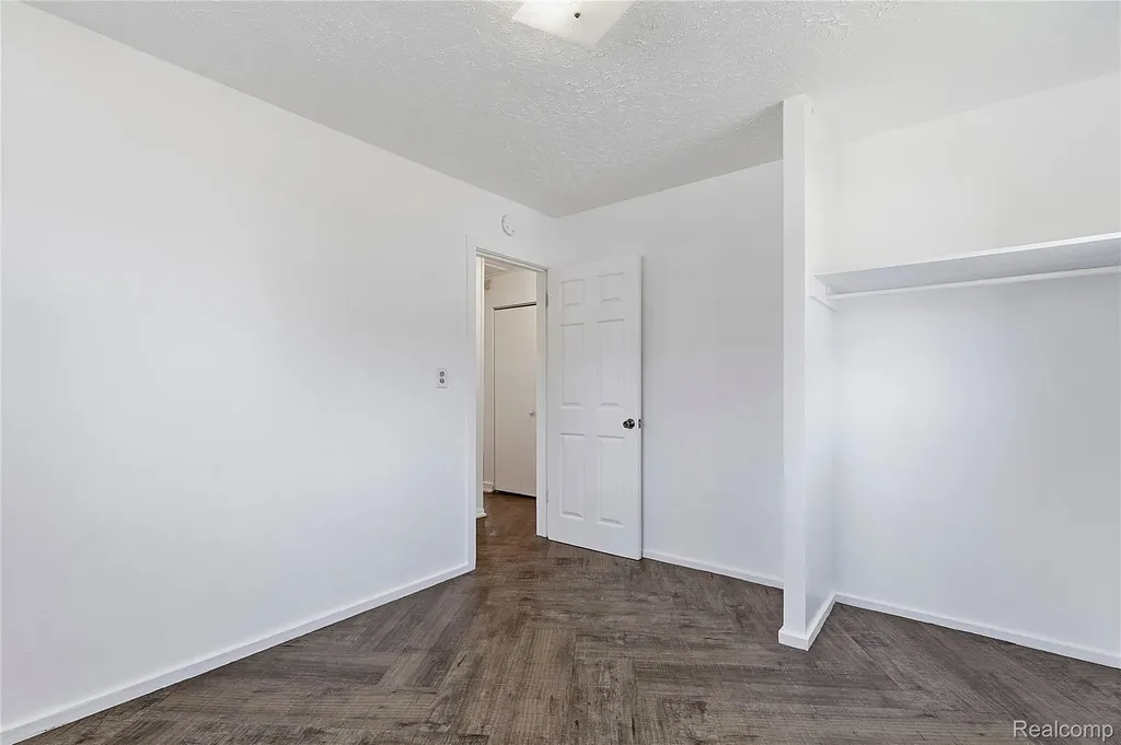 31505 Allegan Court Westland City MI 48186