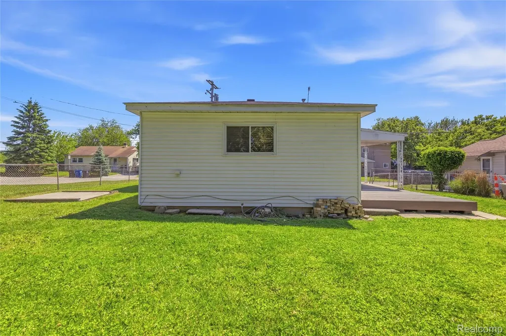 31505 Allegan Court Westland City MI 48186
